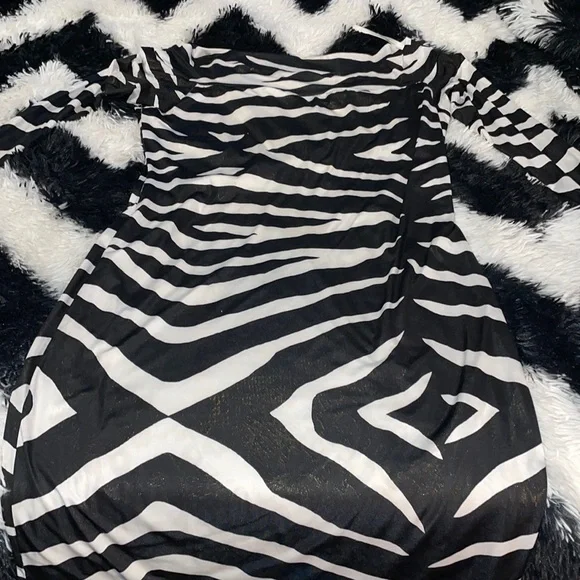 green emerald velvet dress Gold Chain Slinky Bodycon Dress Zebra Print Black & White UK10/M / Black and White main image 0